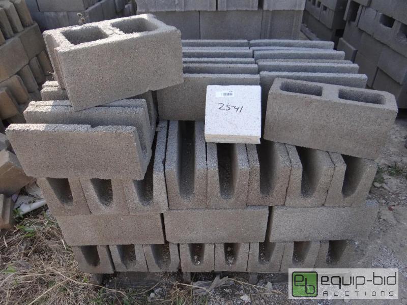 lot 2541 image: 1 Pallet of cinder blockbuilding block.  S...
