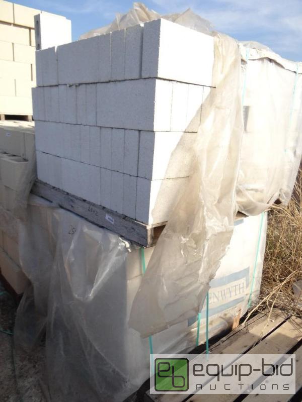 lot 2542 image: 2 Pallet of cinder blockbuilding block.  S...