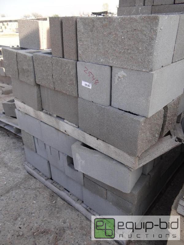 lot 2548 image: 1 Pallet of cinder blockbuilding block.  S...