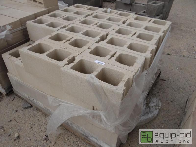 lot 2551 image: 1 Pallet of cinder blockbuilding block.  S...