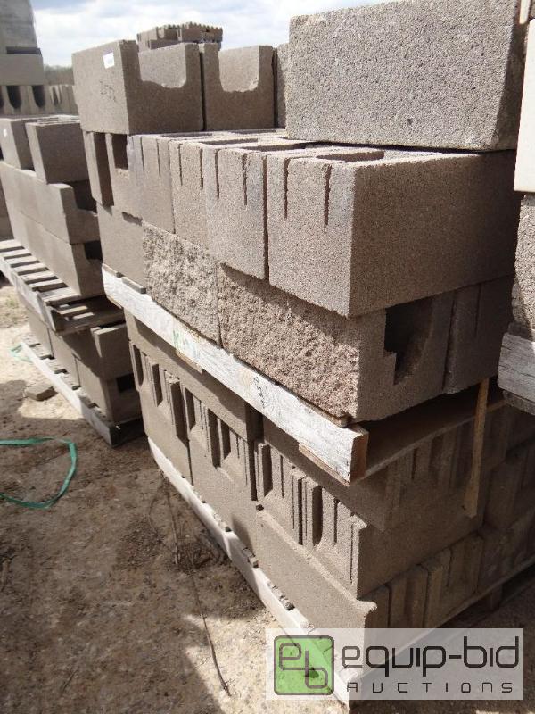 lot 2556 image: 2 Pallet of cinder blockbuilding block.  S...