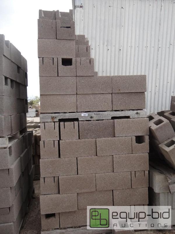 lot 2563 image: 2 Pallet of cinder blockbuilding block.  S...
