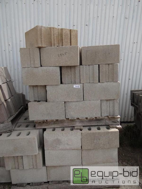 lot 2565 image: 2 Pallet of cinder blockbuilding block.  S...