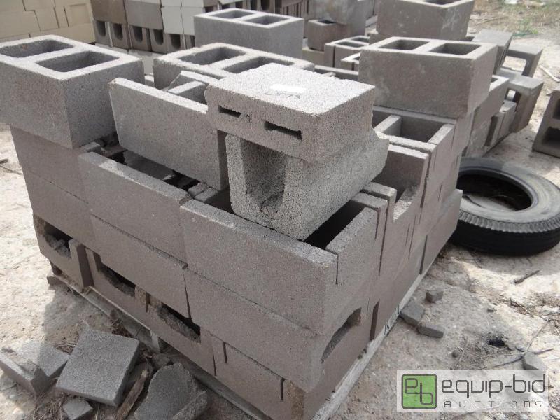 lot 2573 image: 2 Pallet of cinder blockbuilding block.  S...