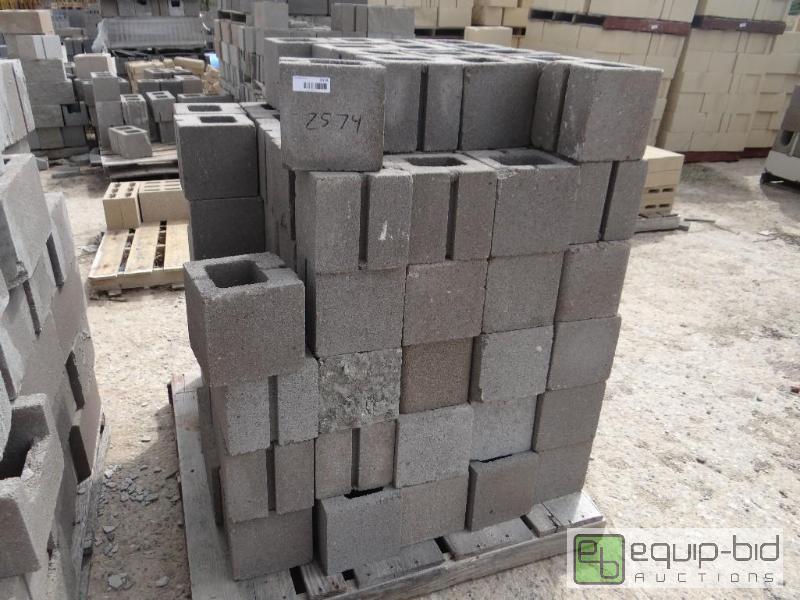 lot 2574 image: 1 Pallet of cinder blockbuilding block.  S...