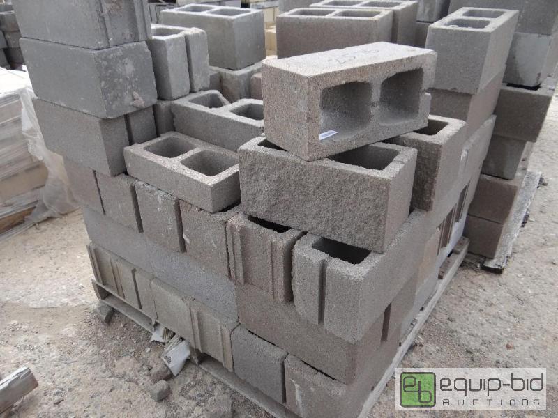 lot 2576 image: 1 Pallet of cinder blockbuilding block.  S...