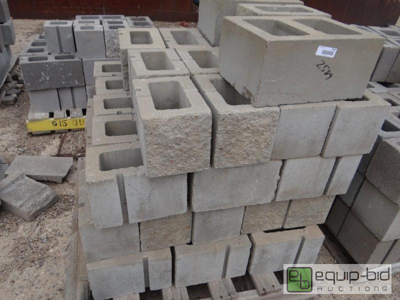 lot 2589 image: 1 Pallet of cinder blockbuilding block.  S...