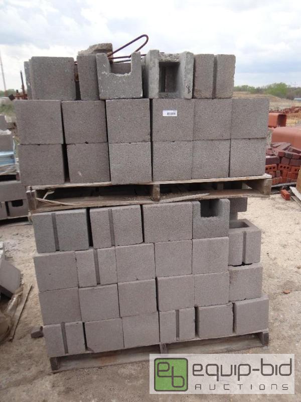 lot 2598 image: 2 Pallet of cinder blockbuilding block.  S...