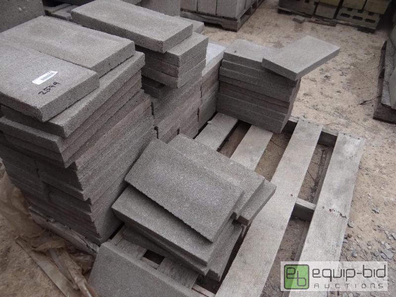 lot 2599 image: 1 Pallet of cinder blockbuilding block.  S...