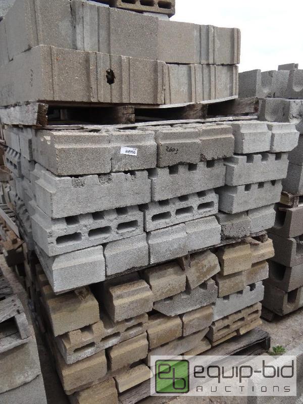 lot 2603 image: 3 Pallet of cinder blockbuilding block.  S...