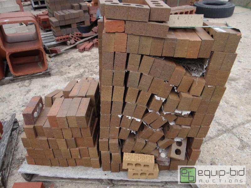 lot 2608 image: 1 Pallet of brickbuilding block.  Skid loa...
