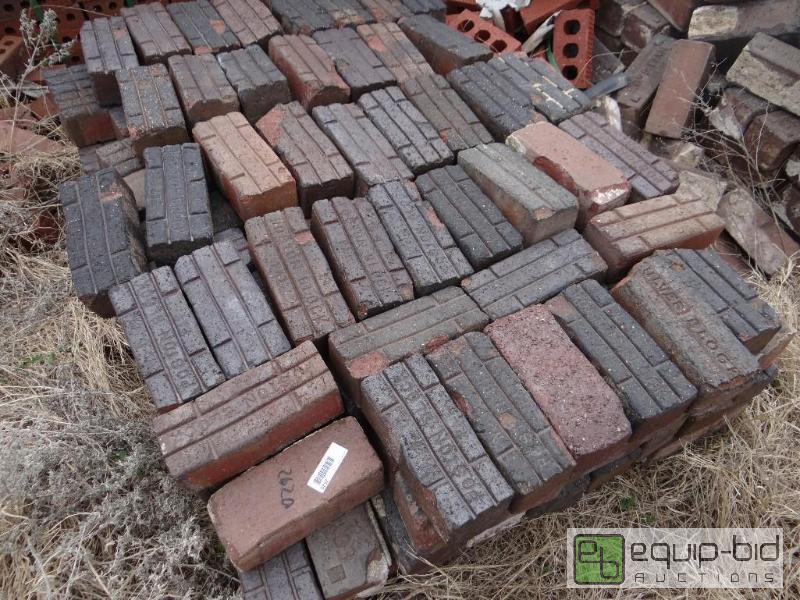 lot 2620 image: 1 Pallet of street brickbuilding block.  S...