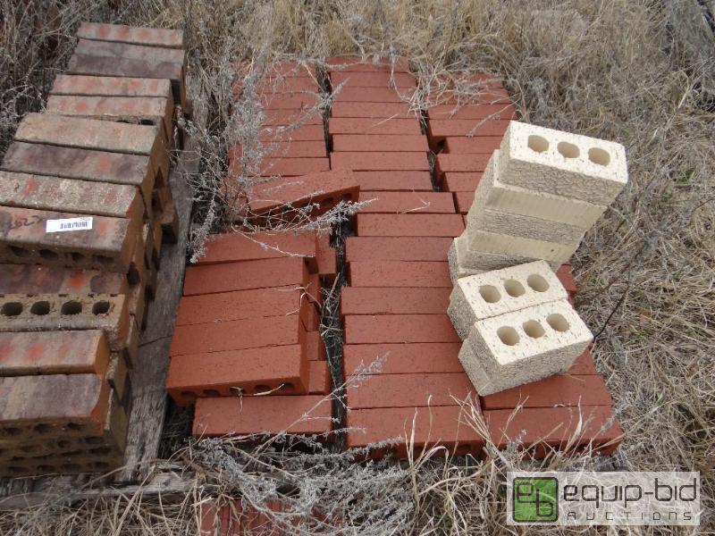 lot 2623 image: 3 Pallet of brickbuilding block.  Skid loa...