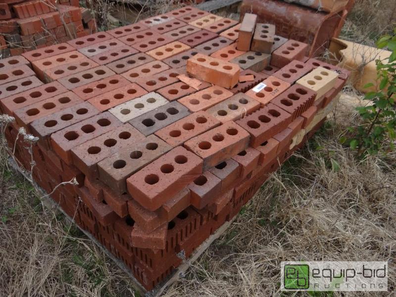 lot 2625 image: 1 Pallet of brickbuilding block.  Skid loa...
