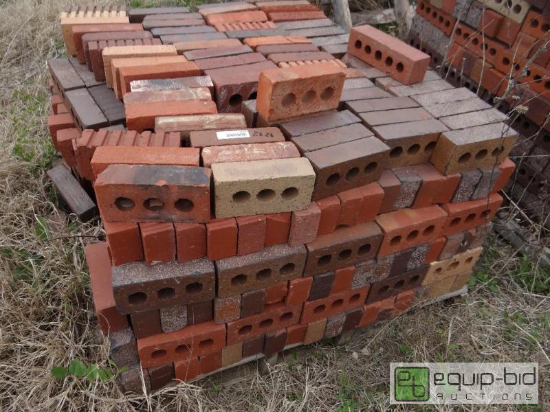 lot 2626 image: 1 Pallet of brickbuilding block.  Skid loa...