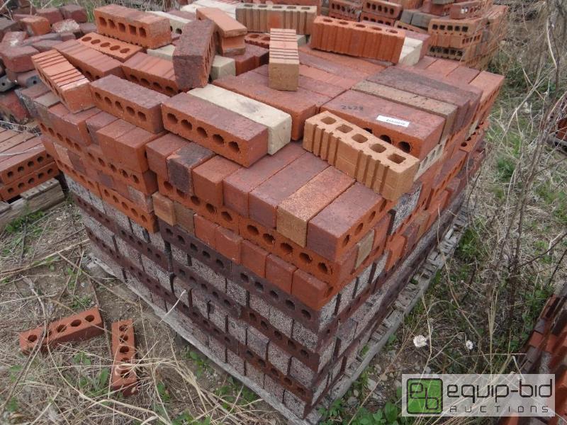 lot 2628 image: 1 Pallet of brickbuilding block.  Skid loa...