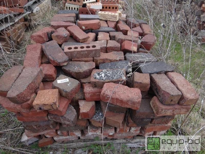 lot 2634 image: 3 Pallet of brickbuilding block.  Skid loa...
