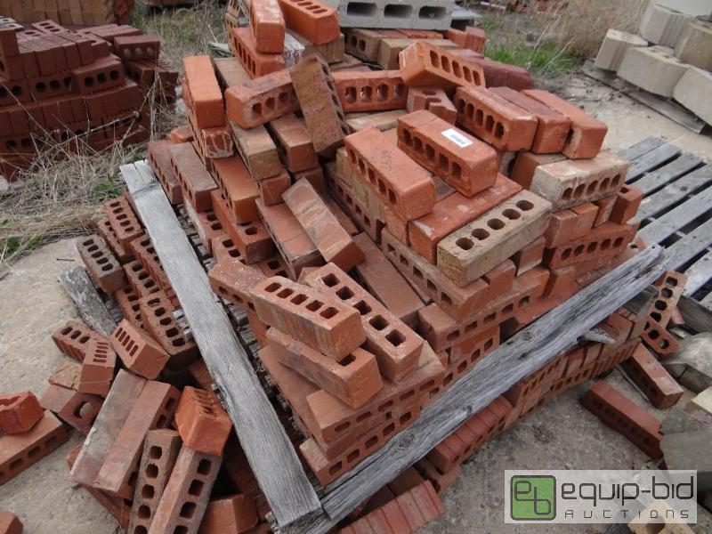 lot 2639 image: 3 Pallet of brickbuilding block.  Skid loa...