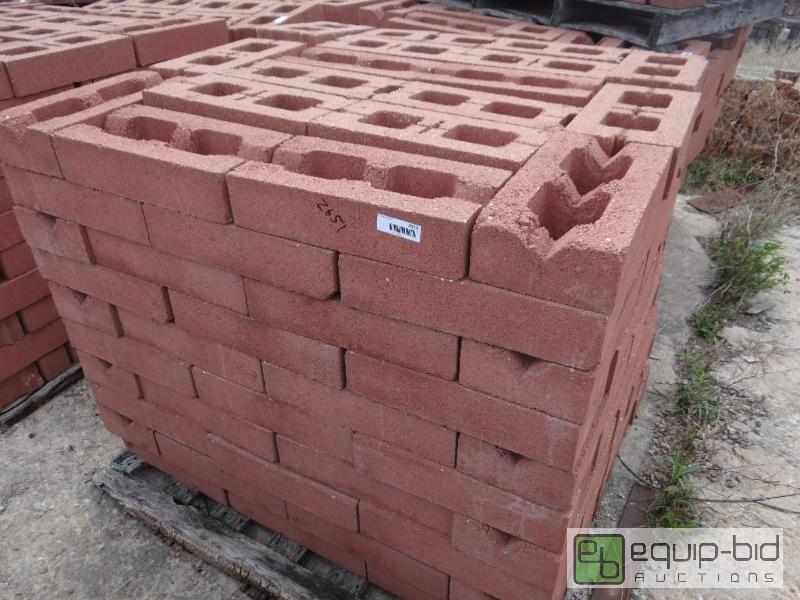 lot 2651 image: 1 Pallet of brickbuilding block.  Skid loa...