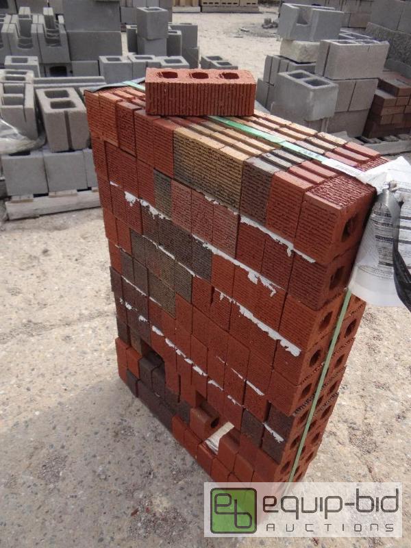 lot 2662 image: Lot of brickbuilding block.  Skid loader a...