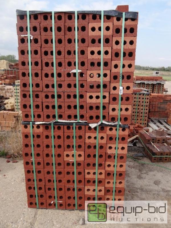 lot 2663 image: 3 bundles of brickbuilding block.  Skid lo...