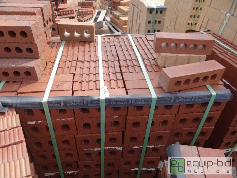 lot 2672 image: Large lot of brickbuilding block.  Skid lo...