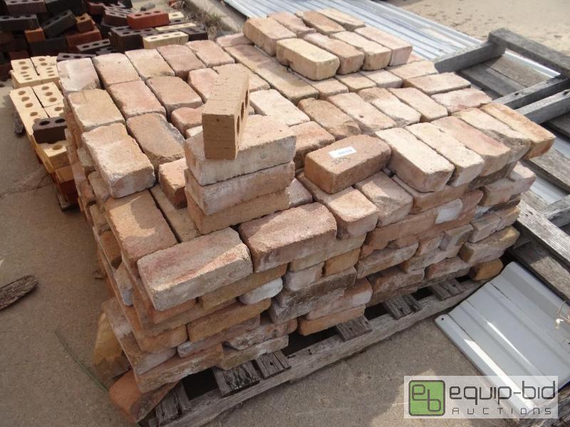 lot 2674 image: 1 Pallet of brickbuilding block.  Skid loa...