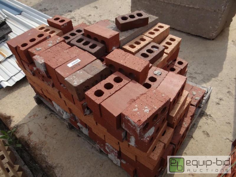 lot 2678 image: 1 Pallet of brickbuilding block.  Skid loa...