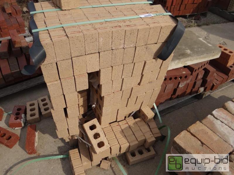 lot 2680 image: Lot of brickbuilding block.  Skid loader a...