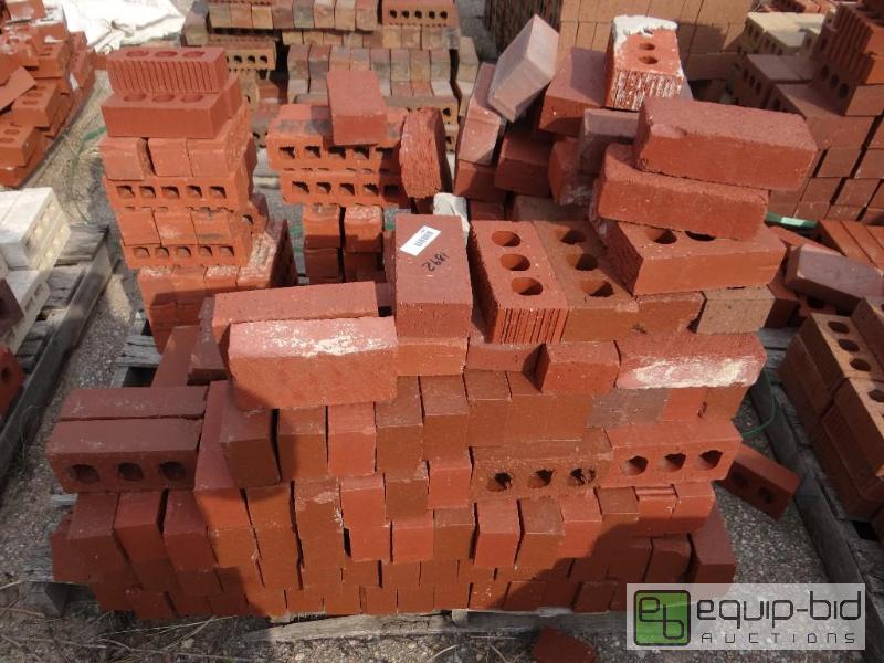 lot 2681 image: 4 Pallet of brickbuilding block.  Skid loa...