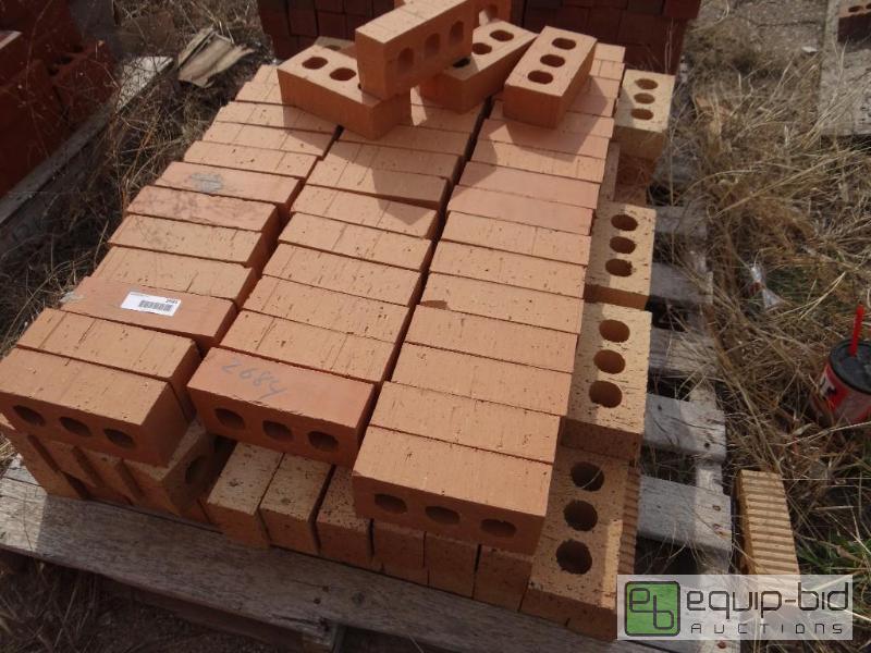 lot 2684 image: 3 Pallet of brickbuilding block.  Skid loa...