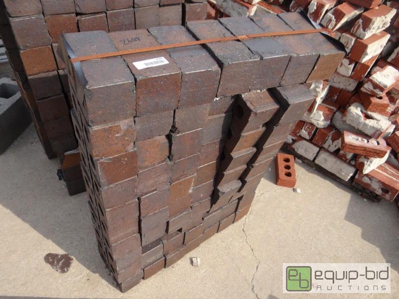 lot 2688 image: Lot &nbspof brickbuilding block.  Skid lo...