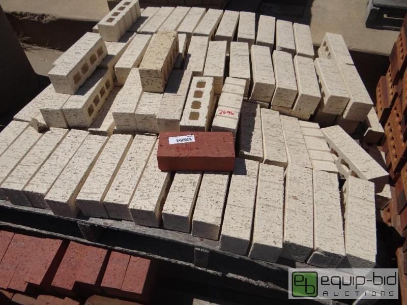 lot 2696 image: 2 Pallet of brickbuilding block.  Skid loa...