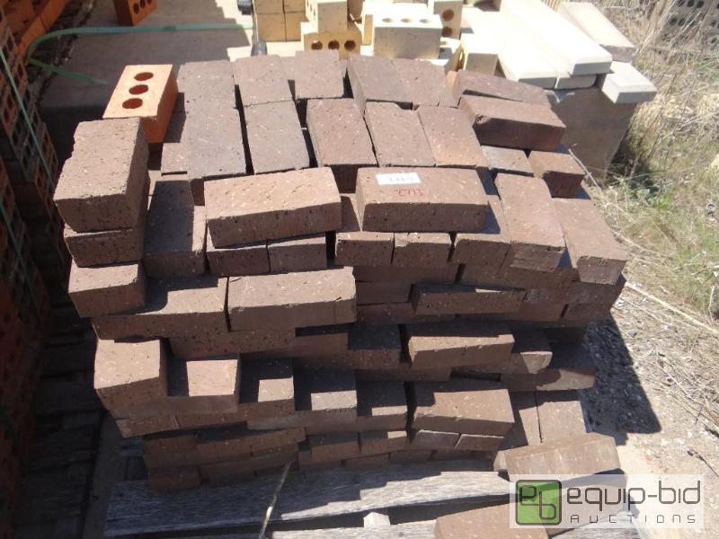lot 2713 image: 1 Pallet of brickbuilding block.  Skid loa...