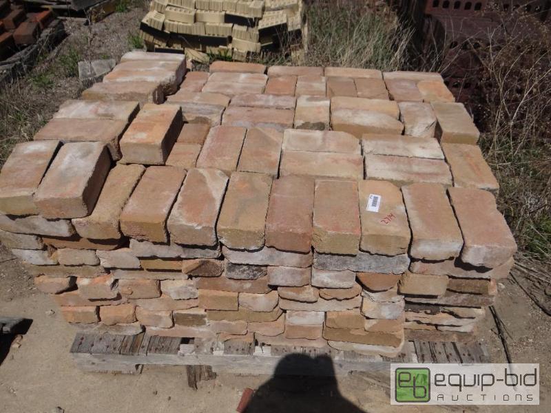 lot 2714 image: 1 Pallet of brickbuilding block.  Skid loa...