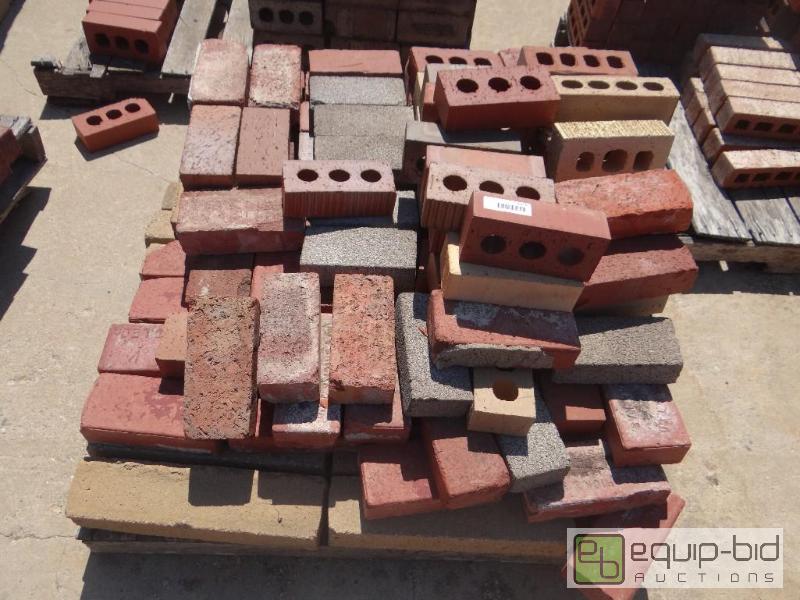lot 2715 image: 2 Pallet of brickbuilding block.  Skid loa...