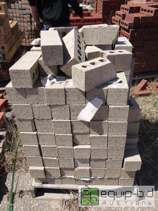 lot 2718 image: 1 Pallet of brickbuilding block.  Skid loa...