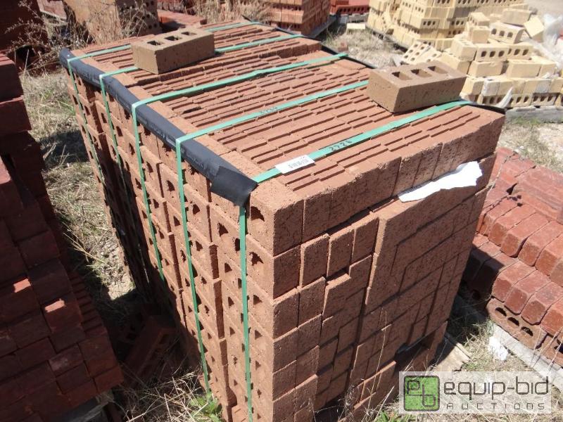 lot 2726 image: 1 Pallet of brickbuilding block.  Skid loa...