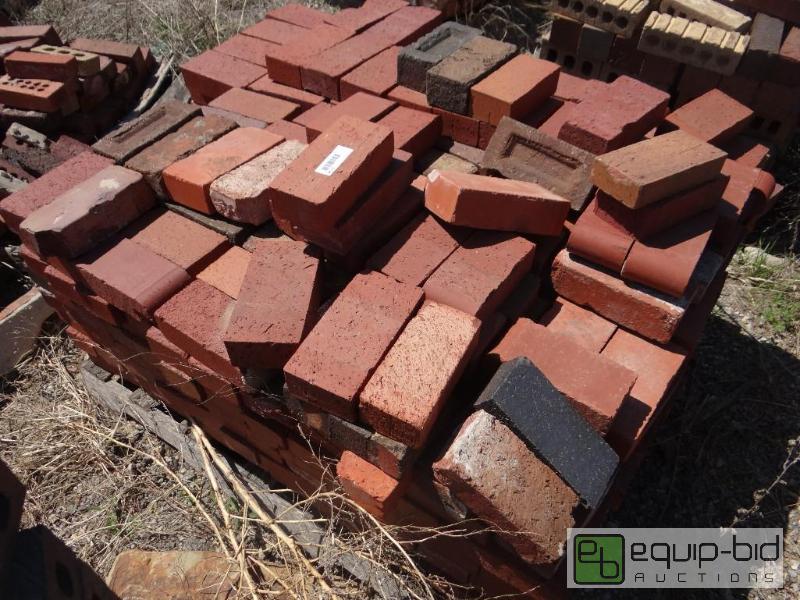 lot 2734 image: 1 Pallet of brickbuilding block.  Skid loa...