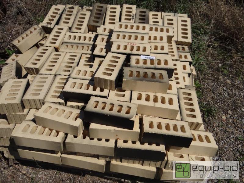 lot 2735 image: 1 Pallet of brickbuilding block.  Skid loa...