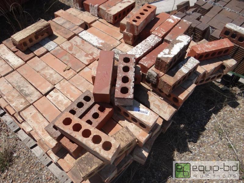 lot 2744 image: 2 Pallet of brickbuilding block.  Skid loa...