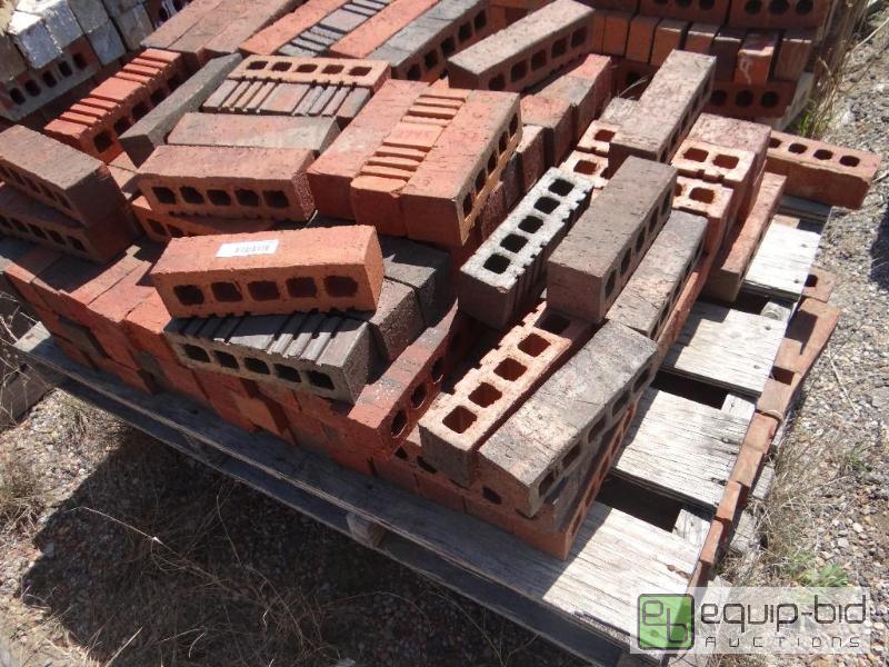lot 2745 image: 2 Pallet of brickbuilding block.  Skid loa...