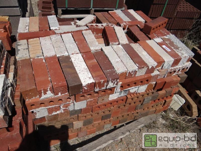 lot 2746 image: 2 Pallet of brickbuilding block.  Skid loa...