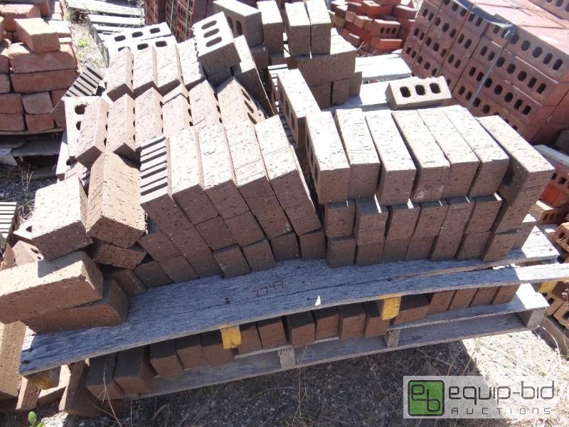 lot 2747 image: 2 Pallet of brickbuilding block.  Skid loa...