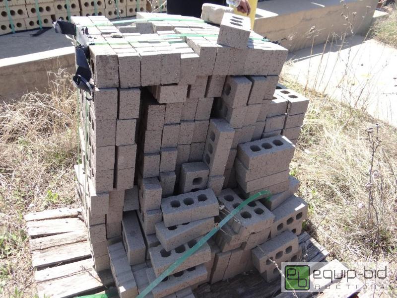 lot 2751 image: 1 Pallet of brickbuilding block.  Skid loa...