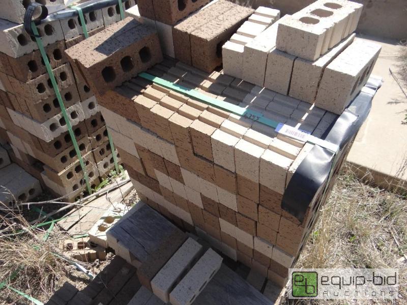 lot 2755 image: 2 Pallet of brickbuilding block.  Skid loa...