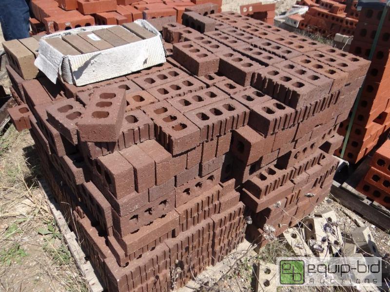 lot 2767 image: 1 Pallet of brickbuilding block.  Skid loa...