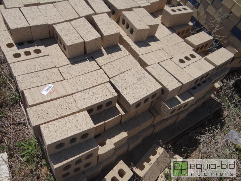 lot 2772 image: 1 Pallet of brickbuilding block.  Skid loa...