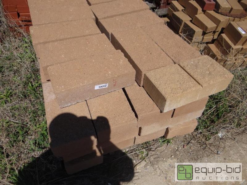 lot 2776 image: 1 Pallet of brickbuilding block.  Skid loa...