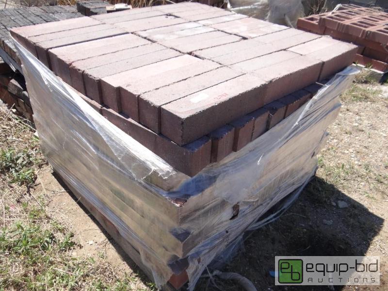 lot 2788 image: 1 Pallet of brickbuilding block.  Skid loa...